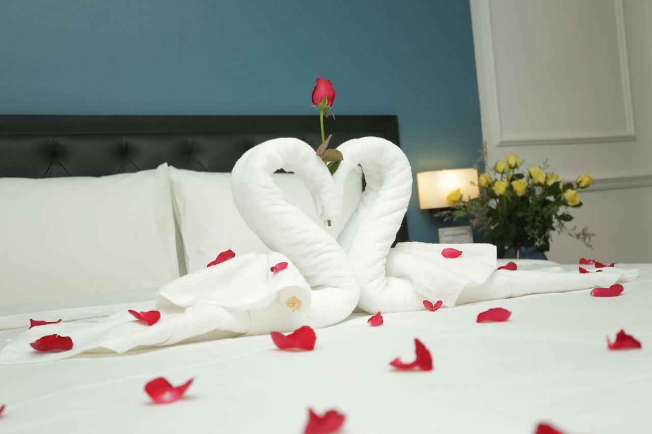 Adeline Hotel Hanoi Esterno foto