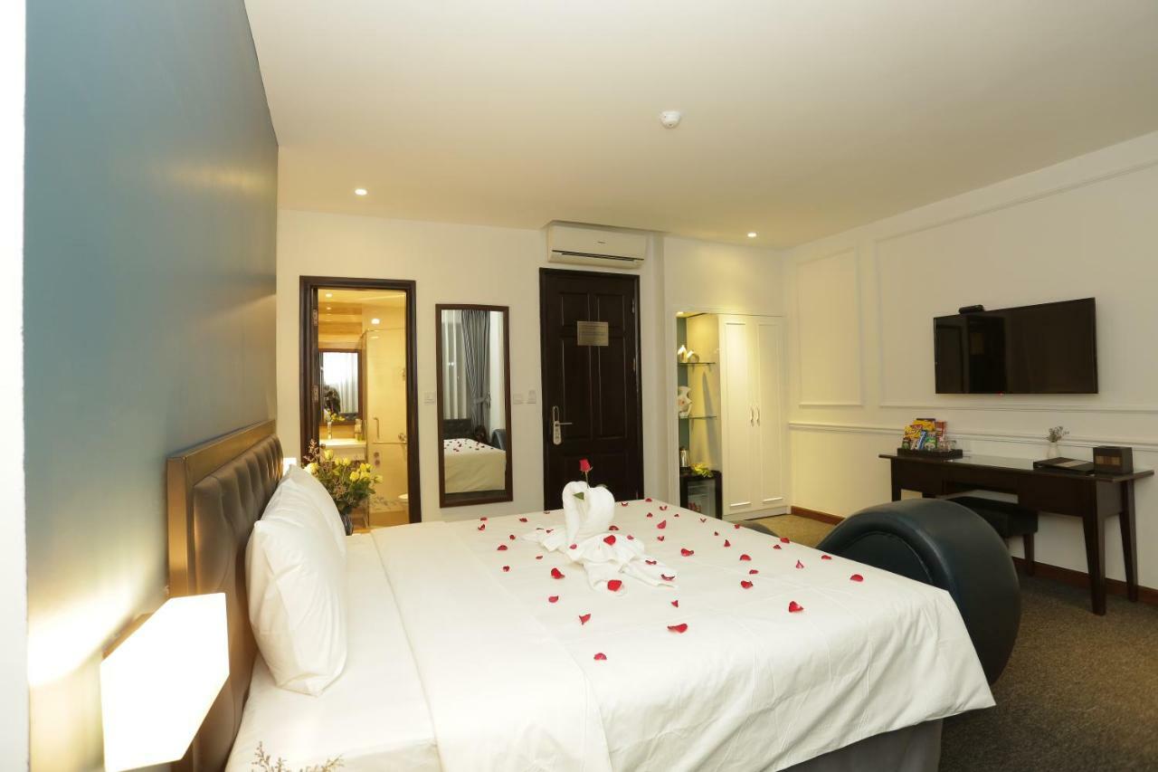 Adeline Hotel Hanoi Esterno foto