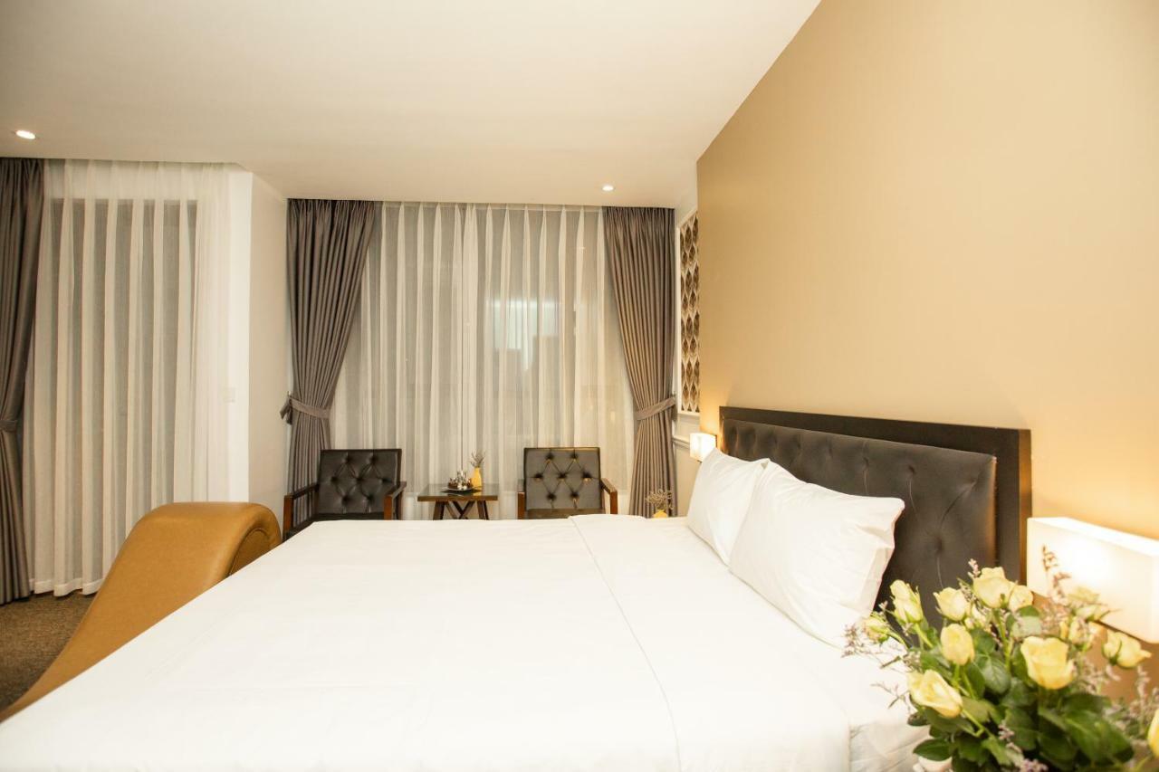 Adeline Hotel Hanoi Esterno foto