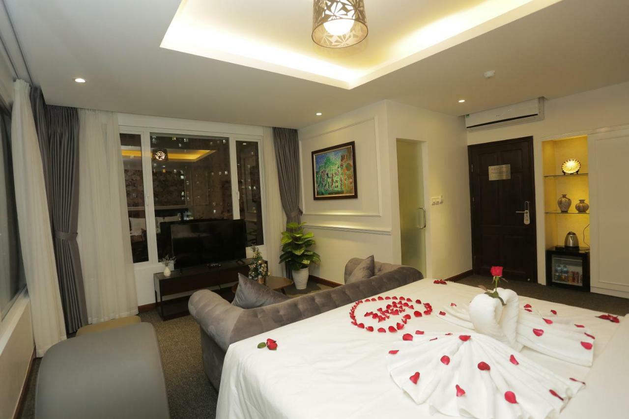 Adeline Hotel Hanoi Esterno foto